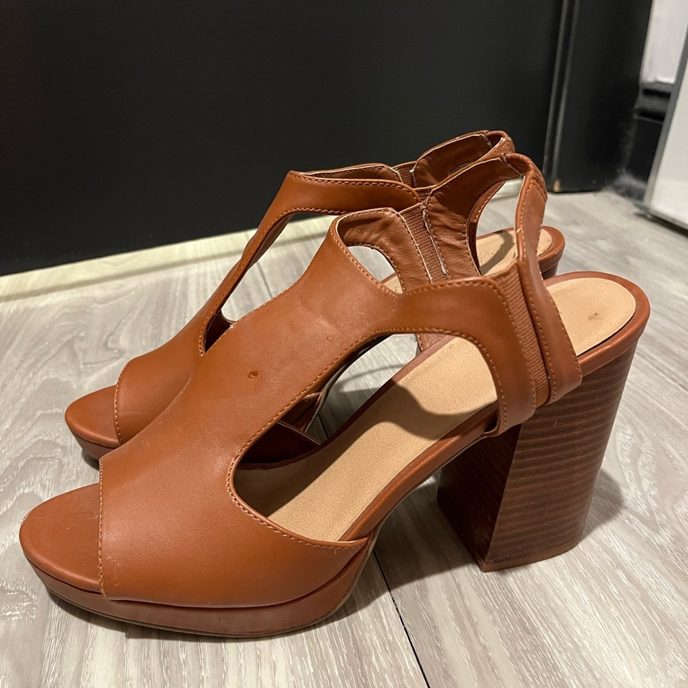 Urban Outfitters Faux Leather Heels with Thick Faux Wood Heel Size 9
